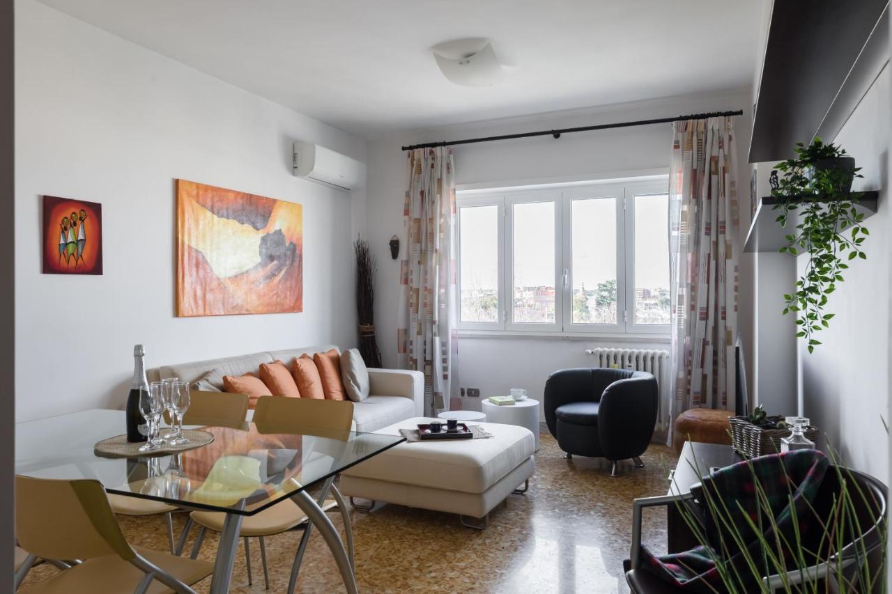 Amoretti Apartment, 6 Persone, 3 Camere, 2 Bagni, Balcone, Wi-Fi, Metro B Monti Tiburtini Rome Luaran gambar